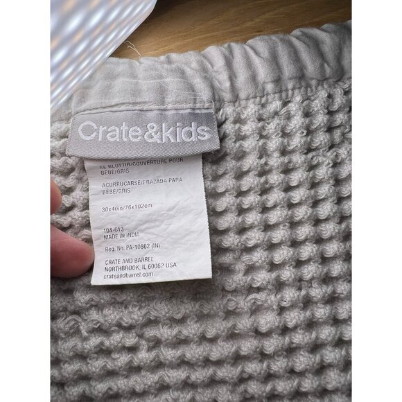 CRATE and BARREL/Crate & KIDS- Snuggle Up Grey Blanket - Picture 3 of 5